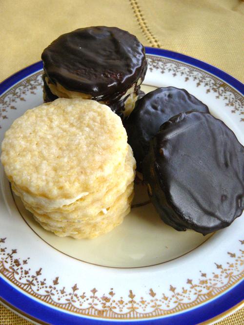 galletitas rellenas con un toque especial | limón y polenta galletitas rellenas con un toque especial | limón y polenta