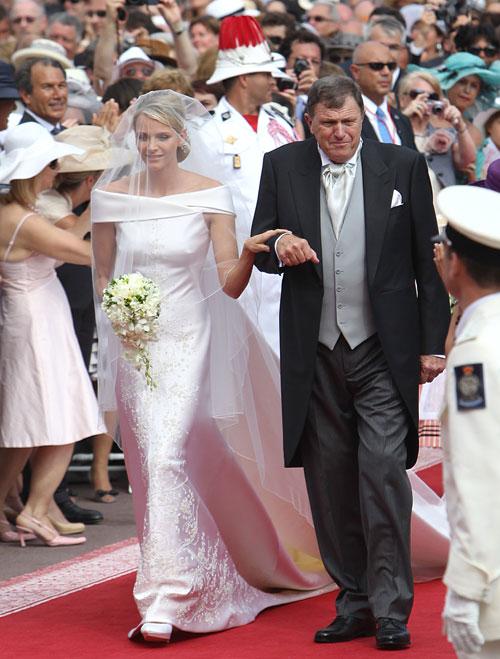 Boda II, Mónaco La princesa Charlene ha confiado en Armani para tan importante ocasión
