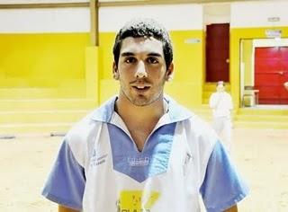 Francisco Ojeda (CL Roque Nublo) y Cristo Naranjo (CL Santa Rita) campeones 2011 de lucha canaria en Gran Canaria Juveniles por pesos. Francisco Ojeda (CL Roque Nublo) y Cristo Naranjo (CL Santa Rita) campeones 2011 de lucha canaria en Gran Canaria Juveniles por pesos.