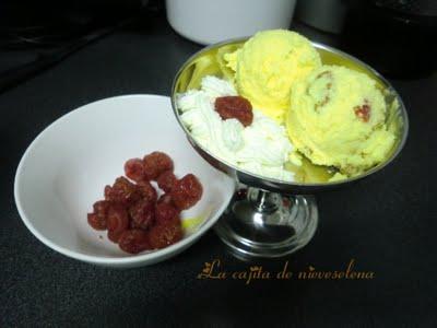 Helado de mango y nueces 