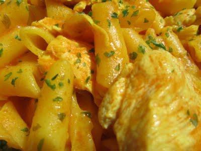 MACARRONES CON POLLO MACARRONES CON POLLO