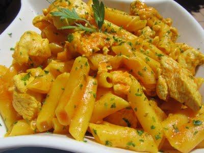 MACARRONES CON POLLO MACARRONES CON POLLO