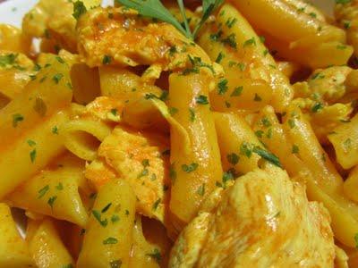 MACARRONES CON POLLO MACARRONES CON POLLO