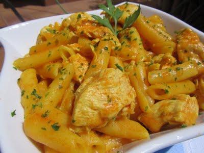 MACARRONES CON POLLO MACARRONES CON POLLO