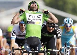 Cavendish se lleva su quinta victoria para despedir un Tour marcado por las caídas