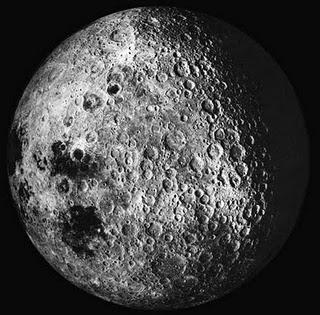 Marte. Monte Olympus y Cráter Victoria Lado oculto de la Luna. Fotografía tomada por el Apollo 16. NASA