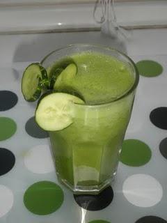 Smoothie de Pepino y lima. Cucumber and lime smoothie Smoothie de Pepino y lima. Cucumber and lime smoothie