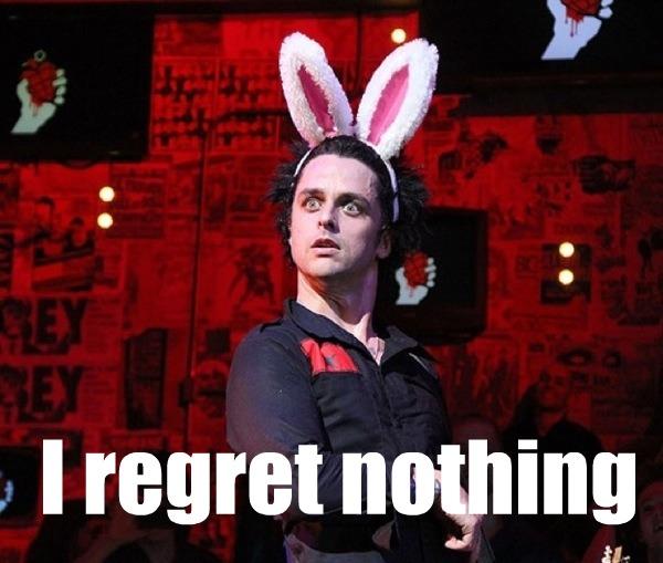 Muere Amy Winehouse. Billie Joe Armstrong se traumatiza y se hace actor Muere Amy Winehouse. Billie Joe Armstrong se traumatiza y se hace actor