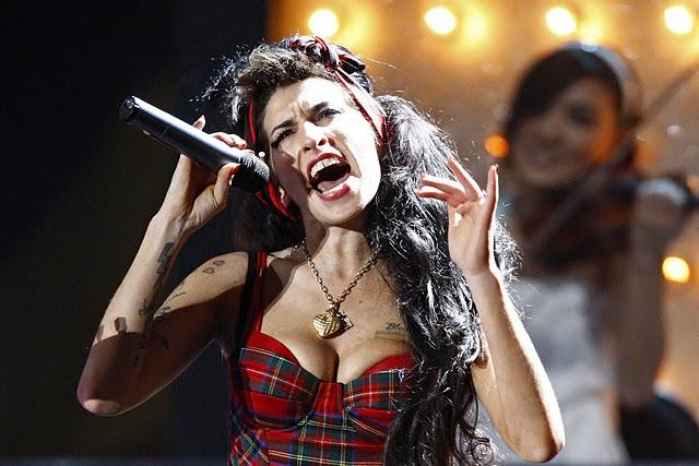 Muere Amy Winehouse. Billie Joe Armstrong se traumatiza y se hace actor Muere Amy Winehouse. Billie Joe Armstrong se traumatiza y se hace actor