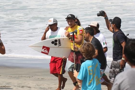 Kiron Jabour  gana el Quiksilver Pro Puerto Escondido 2011