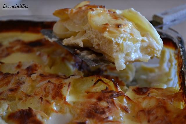 PATATAS GRATINADAS CON NATA Y QUESO PATATAS GRATINADAS CON NATA Y QUESO