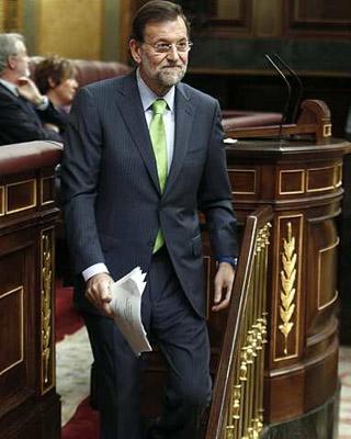 Acortadas las distancias con el PP,  el PSOE anuncia el adelanto electoral.