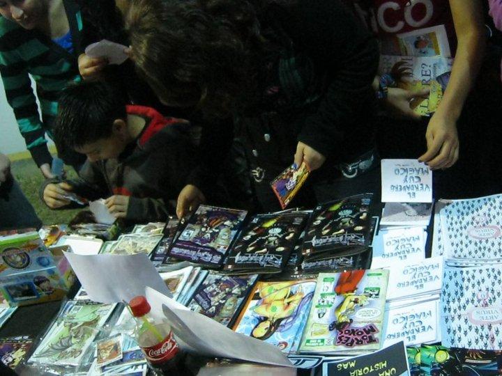 fotos de la Feria de Fanzines y revistas en el Salón del comic