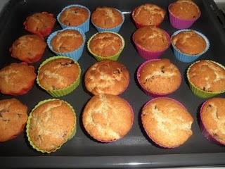 Muffins de frutos rojos y gotas de chocolate blanco Valor