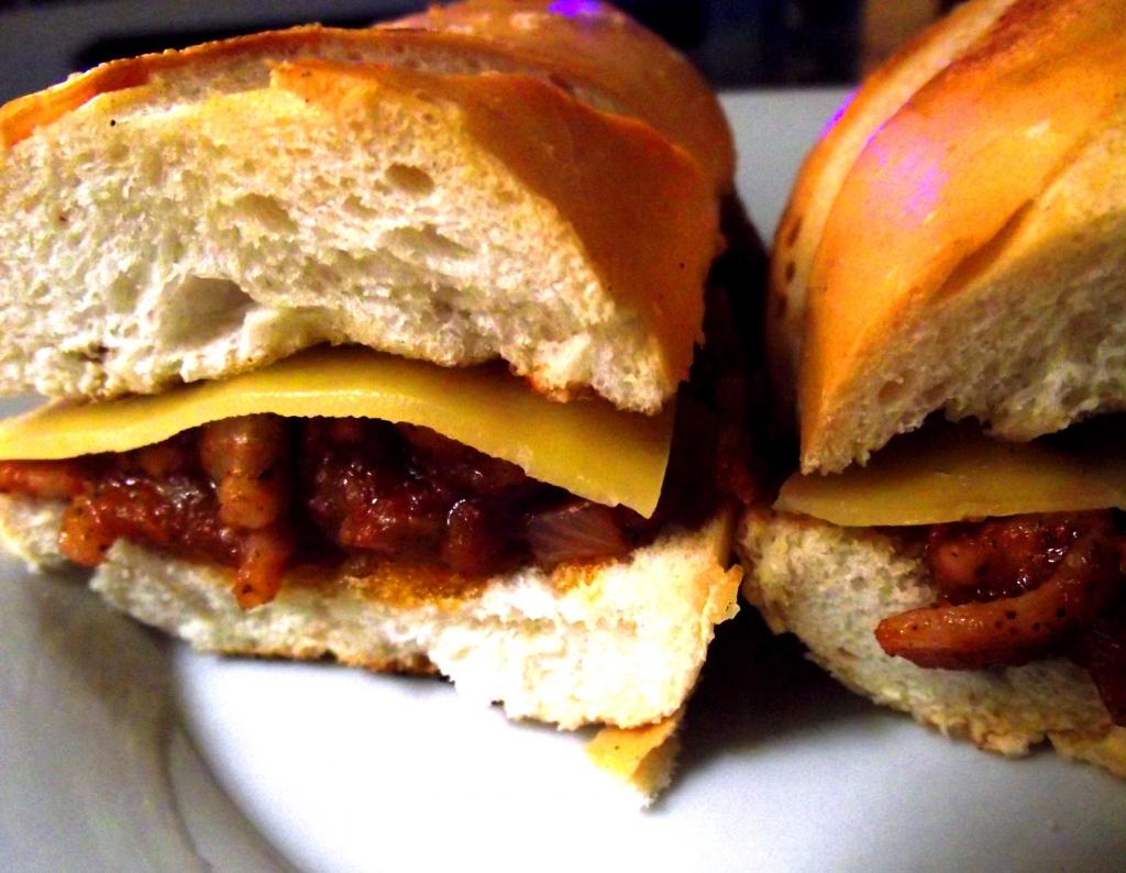 DSCF7074 “Scrumptious bacon panini” – Un suculento sandwich de tocino