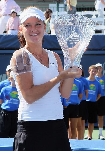 WTA Tour: Radwanska festejó en Carlsbad WTA Tour: Radwanska festejó en Carlsbad