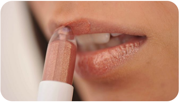 Labiales Exude: La última tecnología para una aplicación higiénica y precisa Labiales Exude: La última tecnología para una aplicación higiénica y precisa