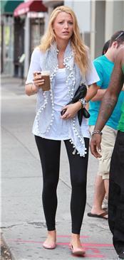 Blake Lively a su llegada al set de rodaje de 'Gossip girl'