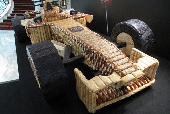 Auto F1 hecho de pan
