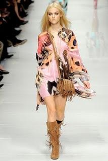 Sucumbiendo a los flecos Sucumbiendo a los flecos