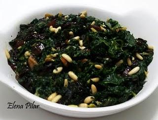 Espinacas rehogadas con Pasas, Piñones y Dátiles Espinacas rehogadas con Pasas, Piñones y Dátiles