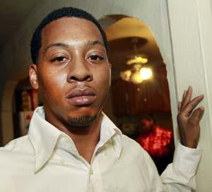 Un perro policia lo atacó y le cortó el pene Un perro policia lo atacó y le cortó el pene