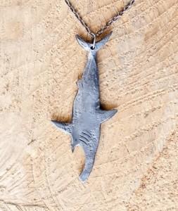 collar-tiburon-abridor-1 CXXVI Shark Opener Necklace (el collar tiburón/abridor)