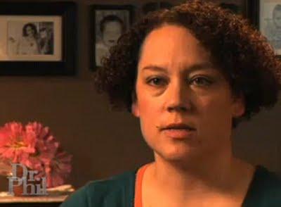 Torturar a su hijo adoptivo con duchas frías y salsa picante Torturar a su hijo adoptivo con duchas frías y salsa picante