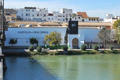 Desde uno de los mejores lugares del mundo, elogio a un gran y literario Hispanista. Desde uno de los mejores lugares del mundo, elogio a un gran y literario Hispanista.