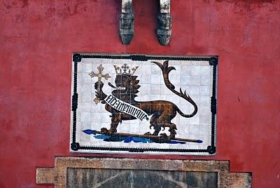 Desde uno de los mejores lugares del mundo, elogio a un gran y literario Hispanista. Desde uno de los mejores lugares del mundo, elogio a un gran y literario Hispanista.