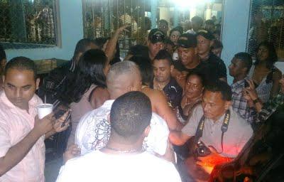 LA TORMENTA SIGUE ARRASANDO... LA TORMENTA SIGUE ARRASANDO...