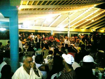 LA TORMENTA SIGUE ARRASANDO... LA TORMENTA SIGUE ARRASANDO...