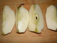 Ensalada de camembert frito con cebolla caramelizada. Ensalada de camembert frito con cebolla caramelizada.