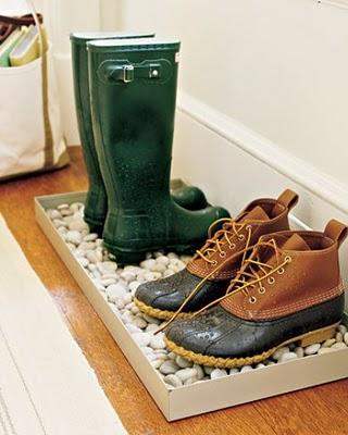 UN LUGAR PARA DEJAR ZAPATOS MOJADOS UN LUGAR PARA DEJAR ZAPATOS MOJADOS