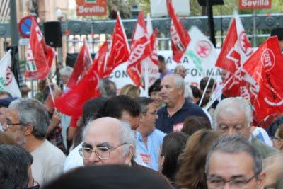 Concentración de UGT y CCOO contra la reforma en Sevilla