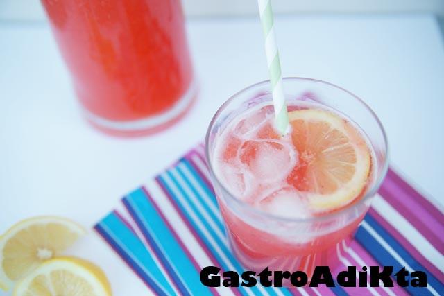 Limonada casera con fresa Limonada casera con fresa