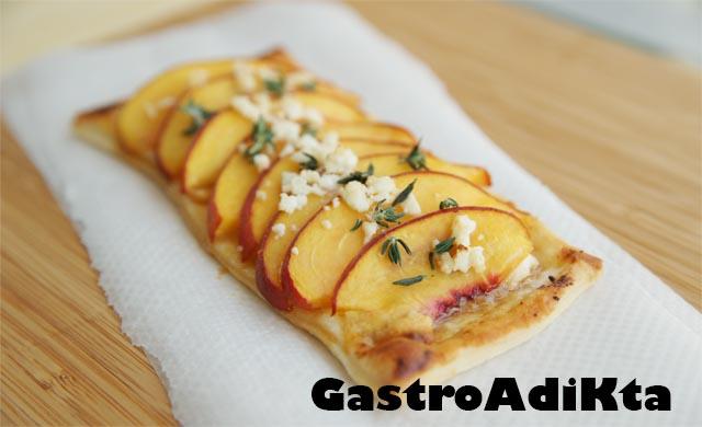 Tartaleta de queso de cabra y melocotón Tartaleta de queso de cabra y melocotón