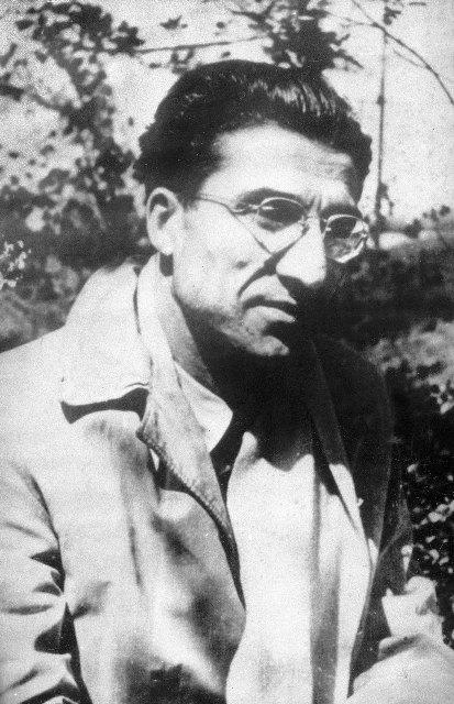 Pavese, poeta. Pavese, poeta.