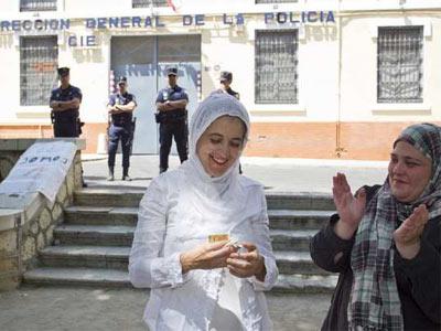 AAAAAAAACANDELA, INDIGNADA DEL 15M CASADA CON YIHADISTA AAAAAAAACANDELA, INDIGNADA DEL 15M CASADA CON YIHADISTA