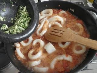 Calamares en salsa de almendras al Pedro Ximénez Calamares en salsa de almendras al Pedro Ximénez