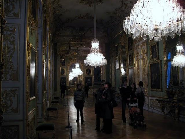 CALLEJEANDO EN MUNICH 2 : EL ISAR, MAX-JOSEPH PLATZ Y EL PALACIO RESIDENZ CALLEJEANDO EN MUNICH 2 : EL ISAR, MAX-JOSEPH PLATZ Y EL PALACIO RESIDENZ