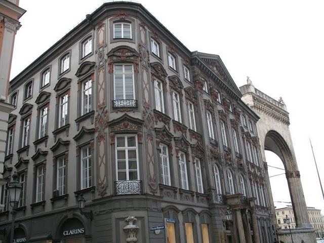 CALLEJEANDO EN MUNICH 2 : EL ISAR, MAX-JOSEPH PLATZ Y EL PALACIO RESIDENZ CALLEJEANDO EN MUNICH 2 : EL ISAR, MAX-JOSEPH PLATZ Y EL PALACIO RESIDENZ