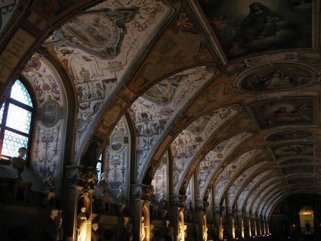 CALLEJEANDO EN MUNICH 2 : EL ISAR, MAX-JOSEPH PLATZ Y EL PALACIO RESIDENZ CALLEJEANDO EN MUNICH 2 : EL ISAR, MAX-JOSEPH PLATZ Y EL PALACIO RESIDENZ