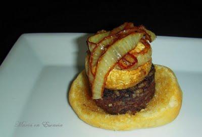 Pintxo de champiñón con morcilla de Burgos Rios sobre salailla granaina!! Pintxo de champiñón con morcilla de Burgos Rios sobre salailla granaina!!