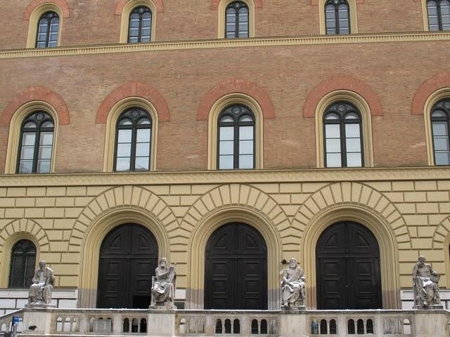 CALLEJEANDO EN MUNICH 3: EL HOFGARTEN, LA AVENIDA LUDWIGSTRASSE Y EL INCREIBLE BARRIO DE SCHAWBING