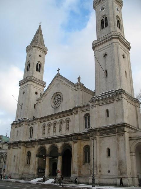 CALLEJEANDO EN MUNICH 3: EL HOFGARTEN, LA AVENIDA LUDWIGSTRASSE Y EL INCREIBLE BARRIO DE SCHAWBING