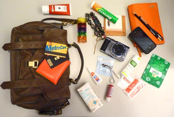 Lo que lleva el staff de Vogue en el bolso Lo que lleva el staff de Vogue en el bolso