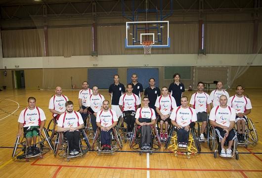 españa-2011 España,honor y gloria en silla de ruedas.