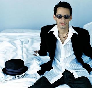 Marc Anthony celebra sus 43 sin JLo