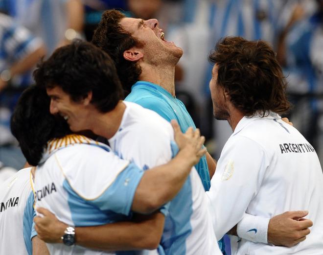 Copa Davis: Del Potro venció a un enorme Djokovic y Argentina buscará la revancha en la final ante España Copa Davis: Del Potro venció a un enorme Djokovic y Argentina buscará la revancha en la final ante España